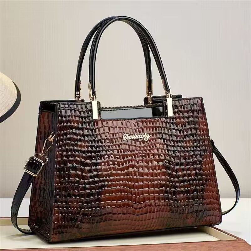 Stylish & Practical Messenger Bag for Women - This Year's Must-Have