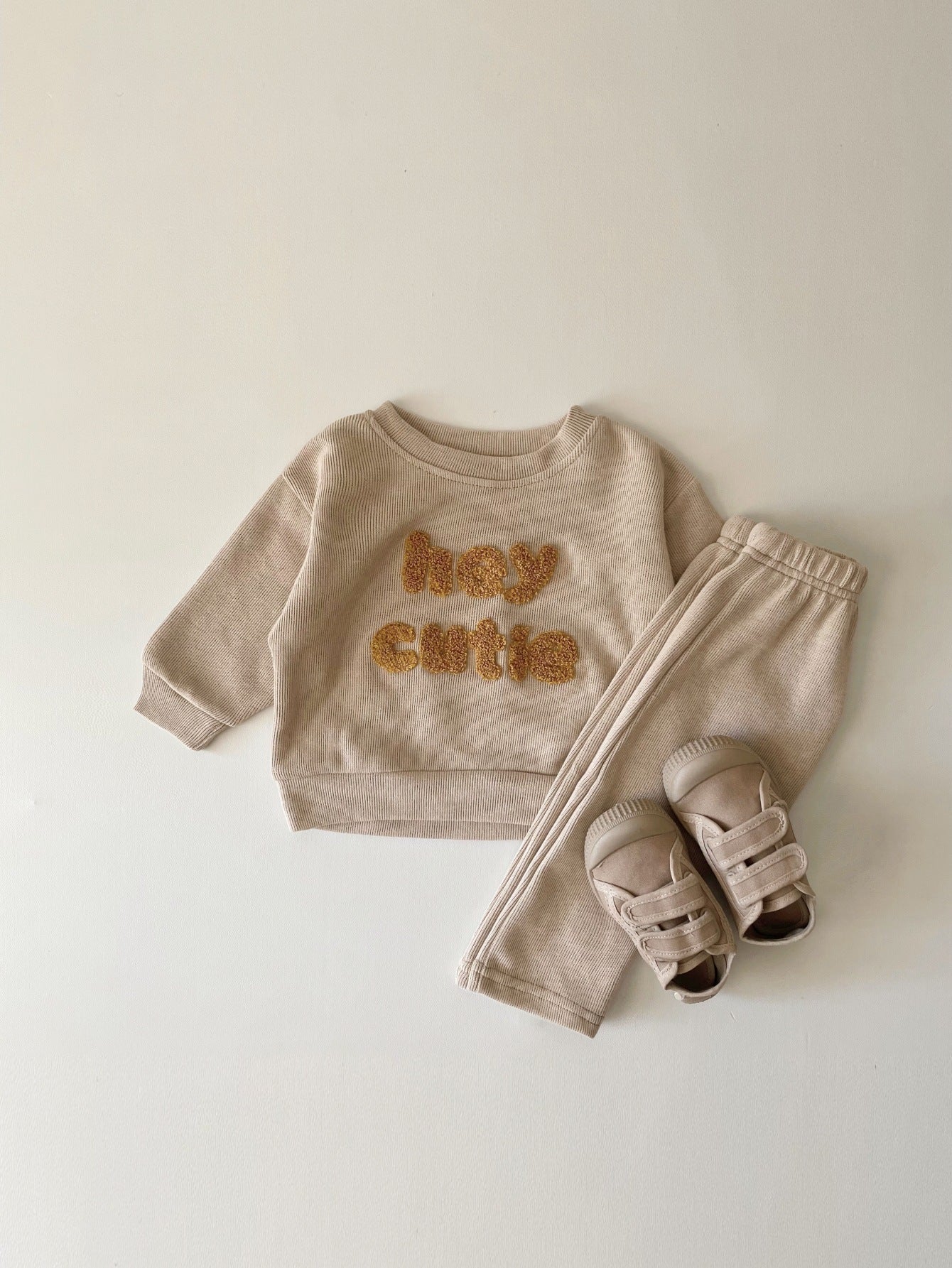 Adorable Newborn Alphabet Embroidery Set - Long Sleeve Two-Piece Suit