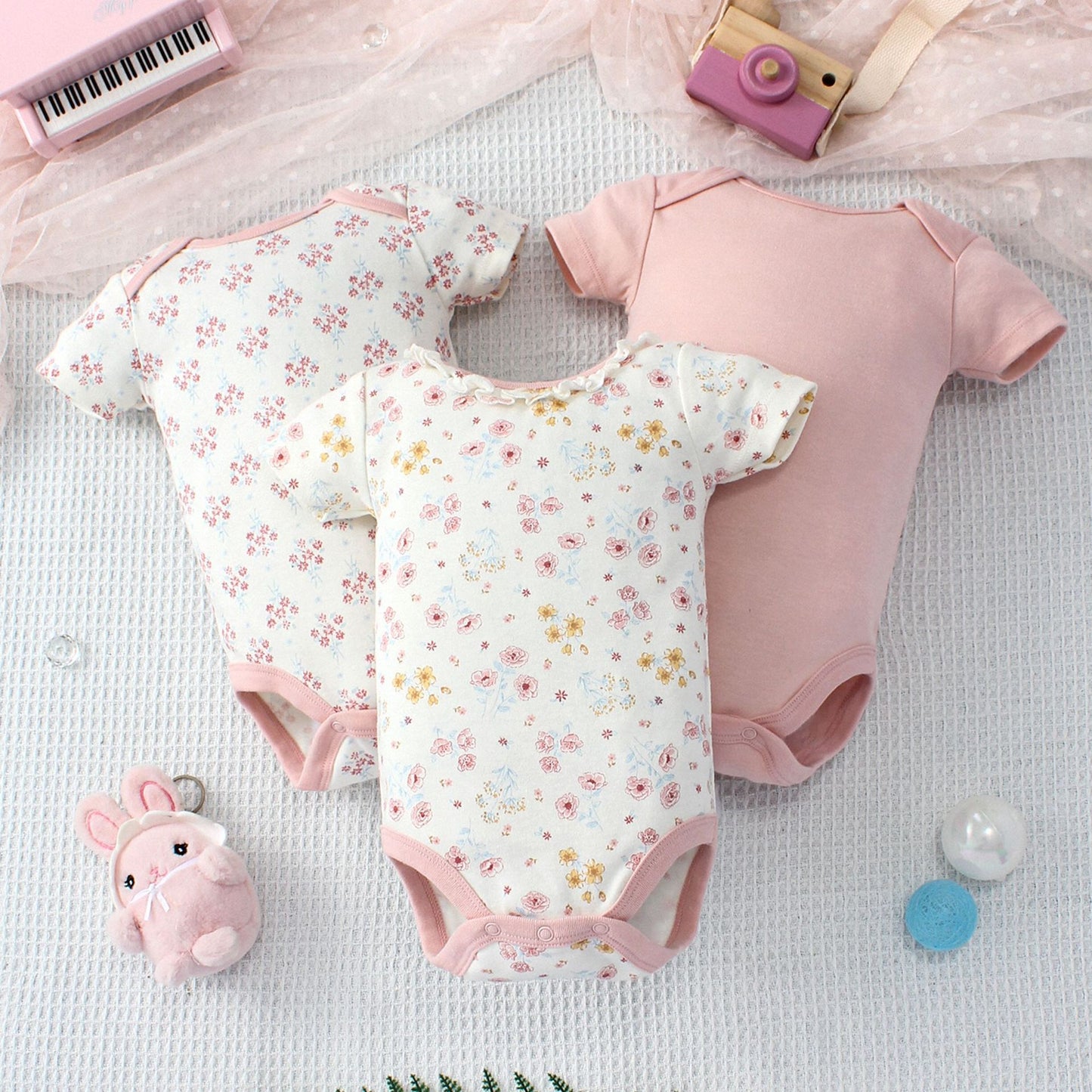 Baby Jumpsuit Fashion Three-Piece Set - Blue Giraffe Design