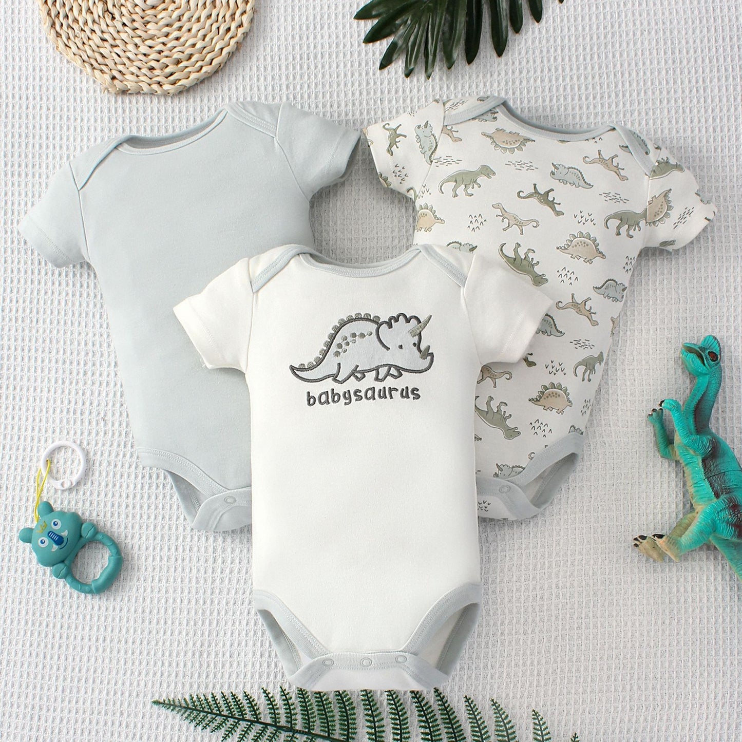 Baby Jumpsuit Fashion Three-Piece Set - Blue Giraffe Design