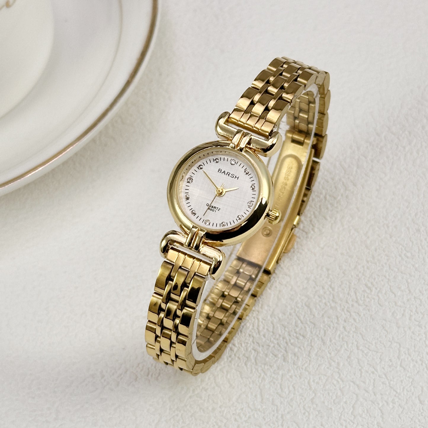 High-Grade Golden Women's Watch - Antique Steel Belt