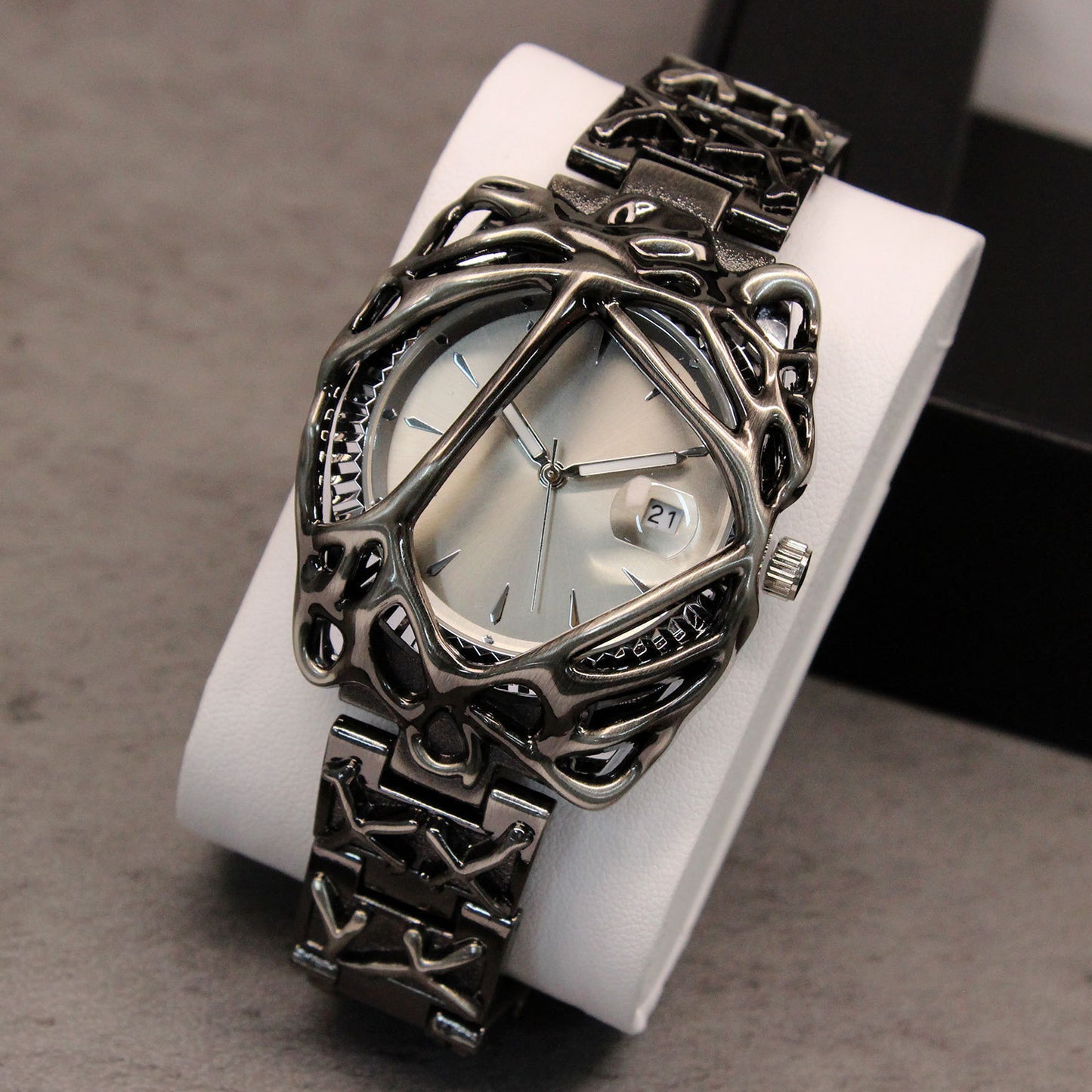 European Special-Shaped Watch - Advanced Design