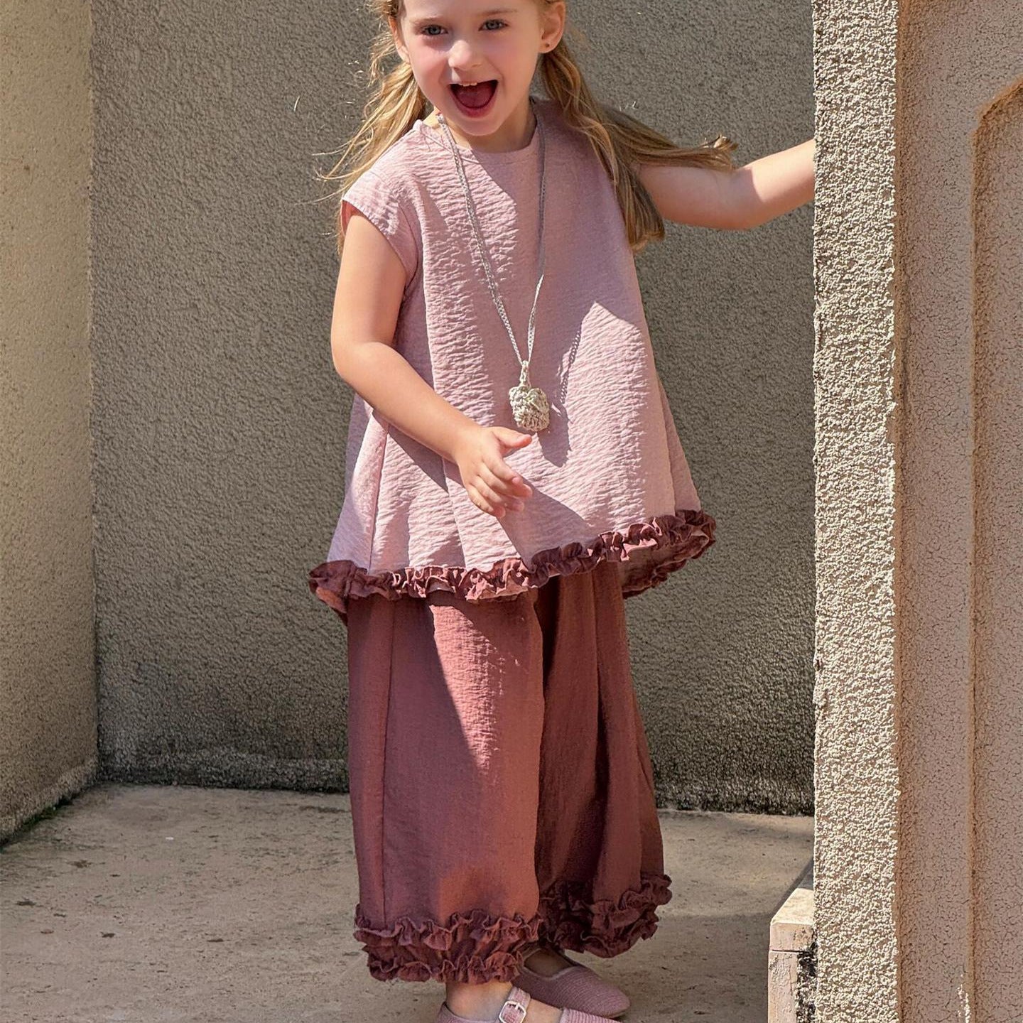 Summer New Girls' Suit Sleeveless Vest Backless Pants Contrast Color Two-piece Set