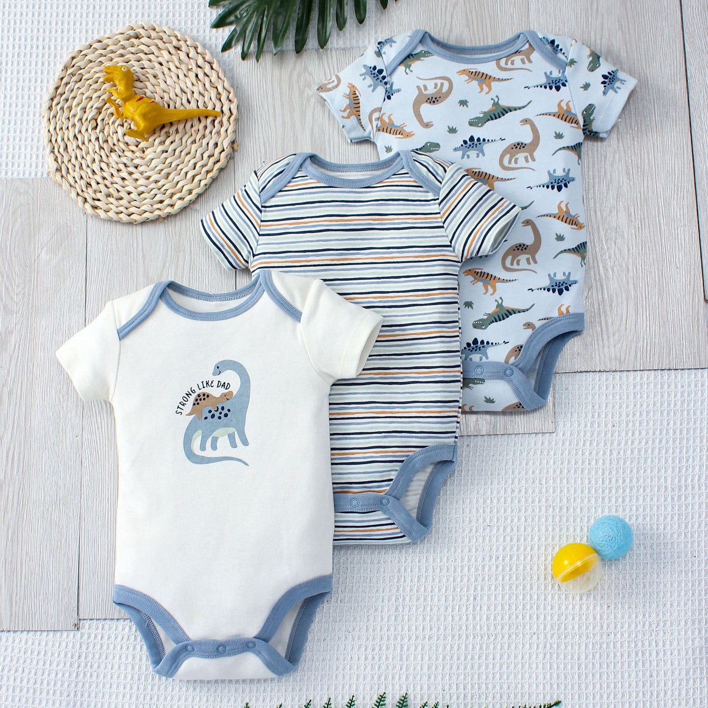 Baby Jumpsuit Fashion Three-Piece Set - Blue Giraffe Design