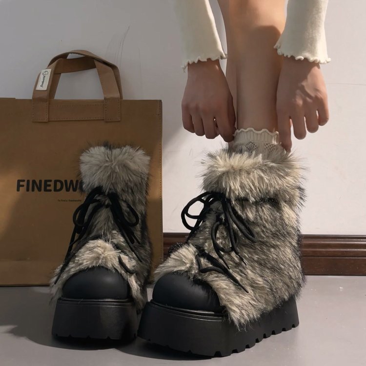 Le Caldus — Faux-Fur Slip-On Lace-Detail Mid-Calf Snow Boots