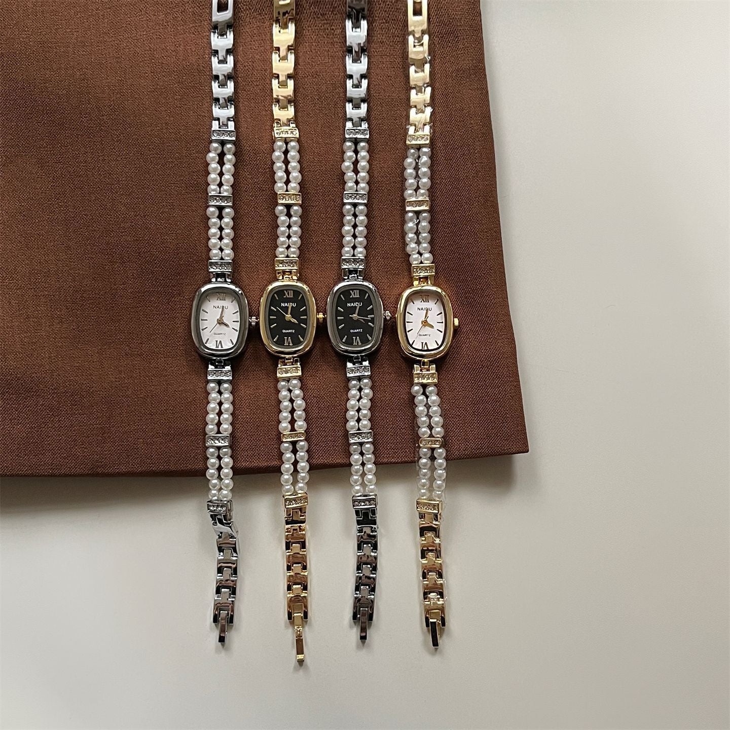 Oval Pearl Fashion Watch - Simple Disk Design