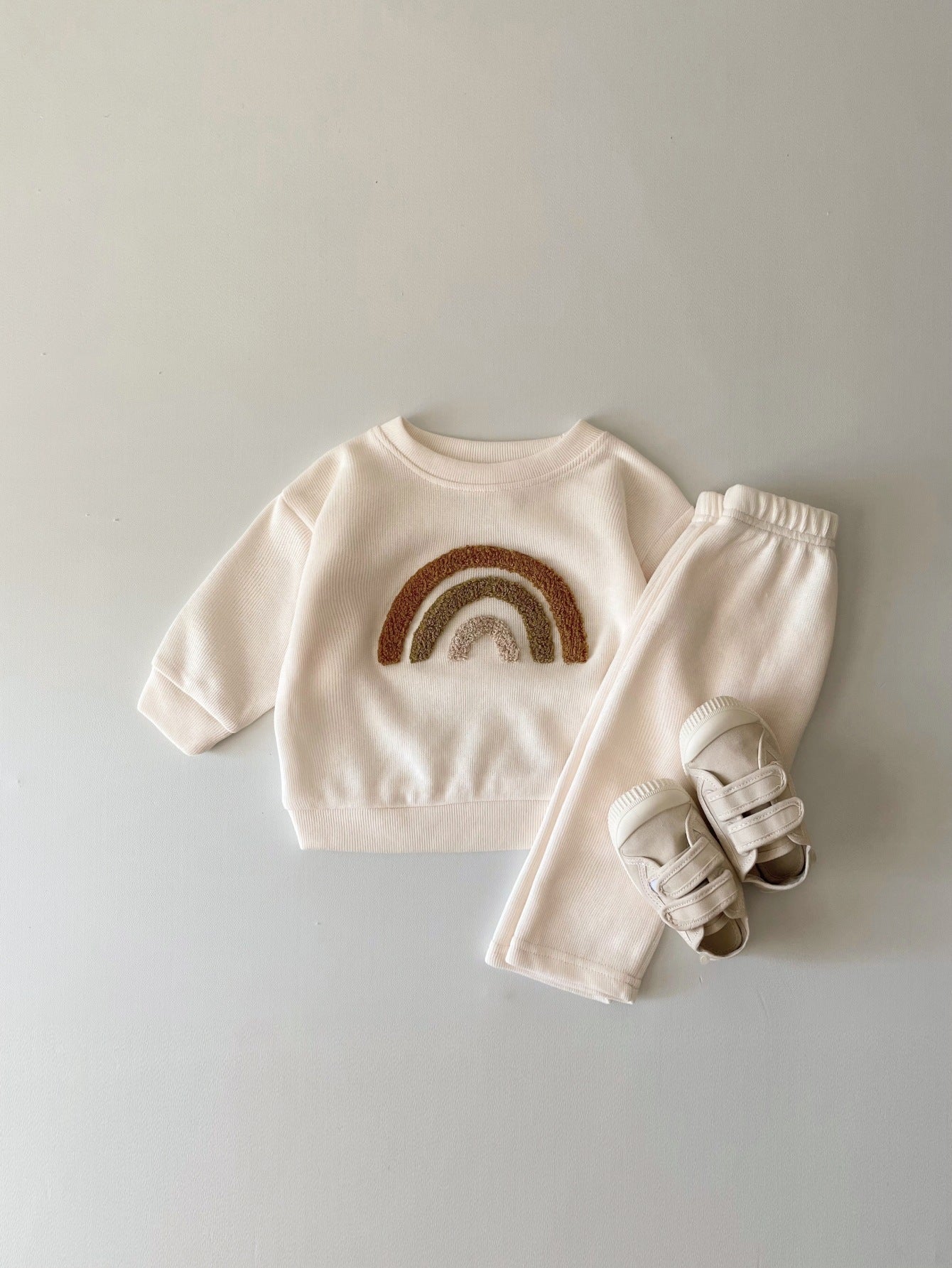 Adorable Newborn Alphabet Embroidery Set - Long Sleeve Two-Piece Suit