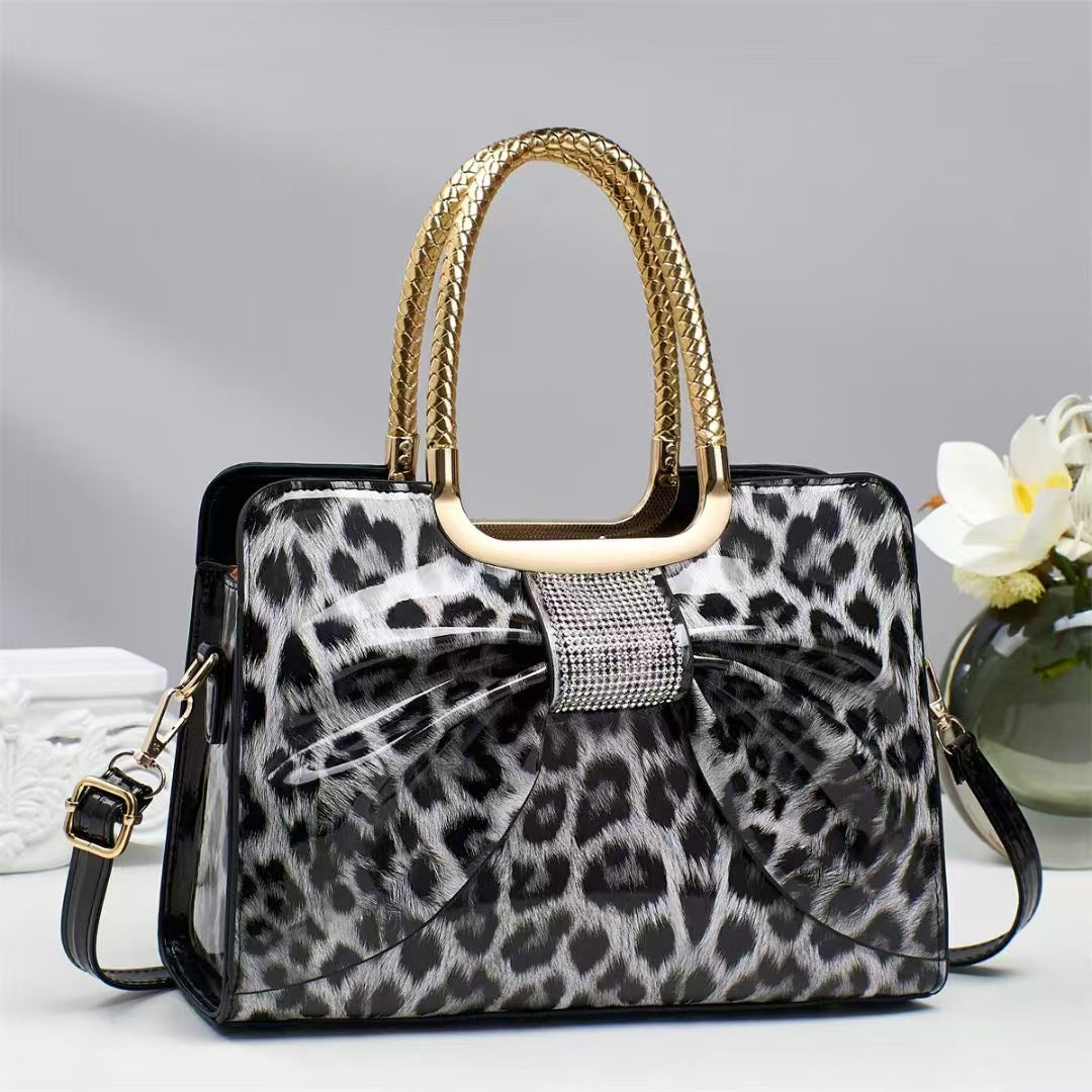 Félin Crystal-Stud Leopard Chain Lock Bag