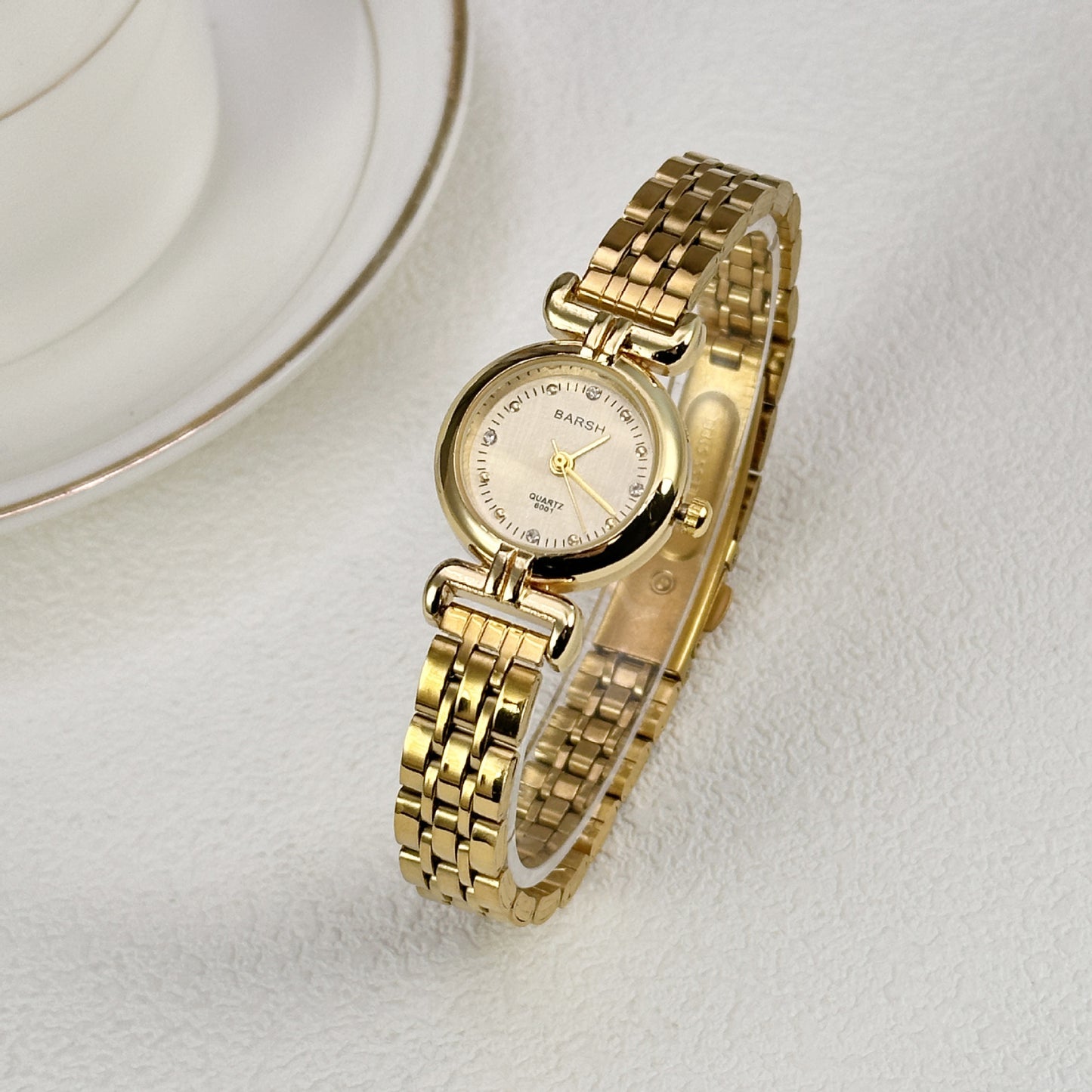 High-Grade Golden Women's Watch - Antique Steel Belt