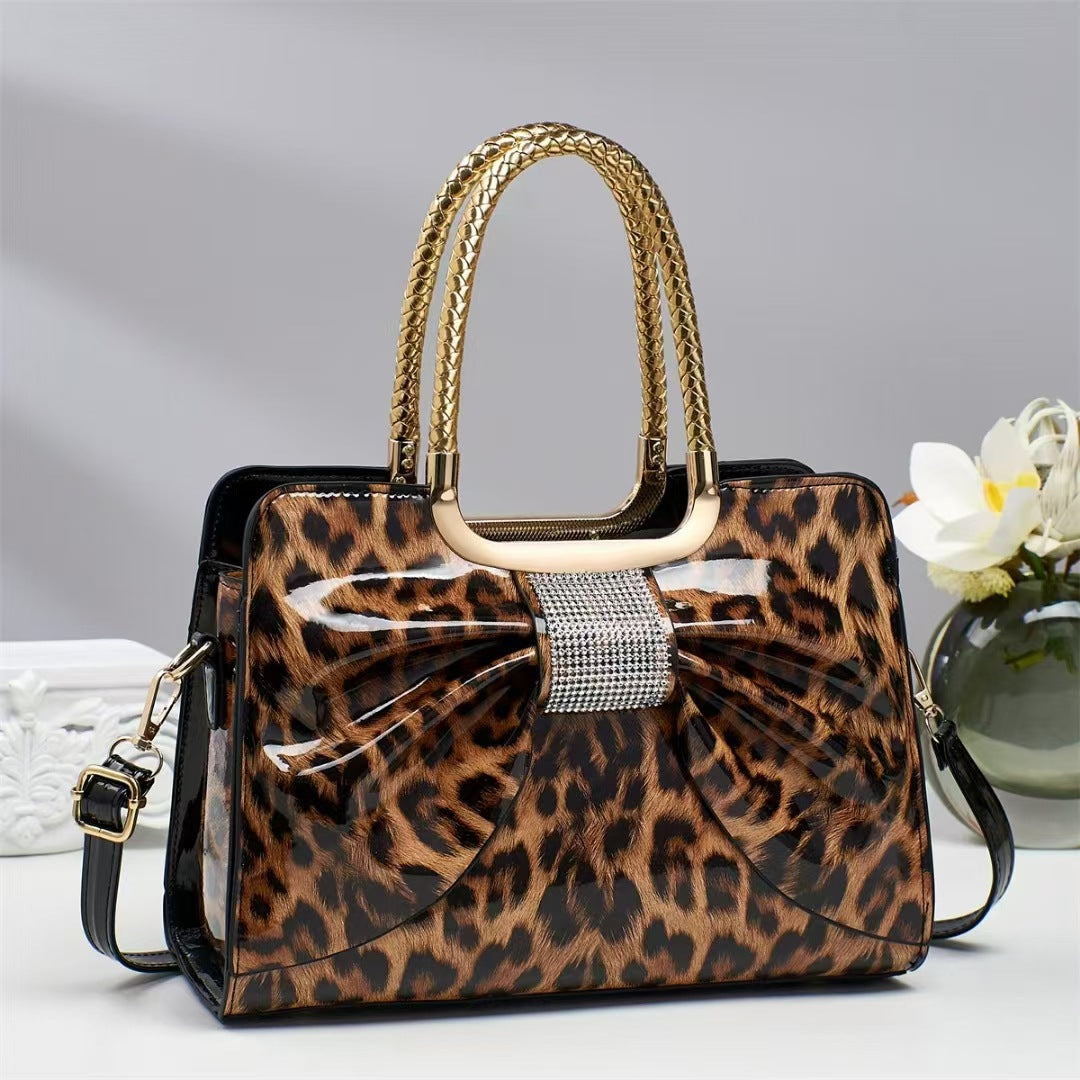 Félin Crystal-Stud Leopard Chain Lock Bag