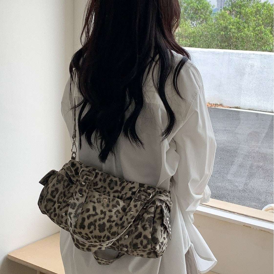 Retro Leopard Print Plush Handbag - Stylish Soft Crossbody Bag