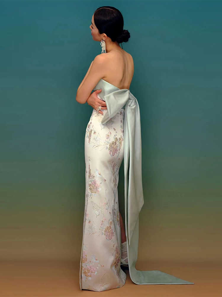 The Azur Sirène Bridal Gown