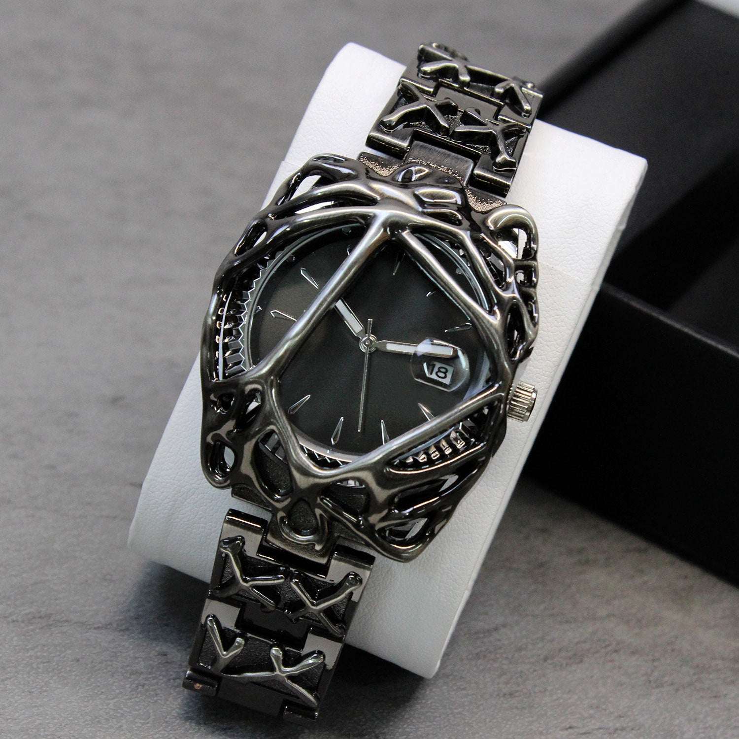 European Special-Shaped Watch - Advanced Design