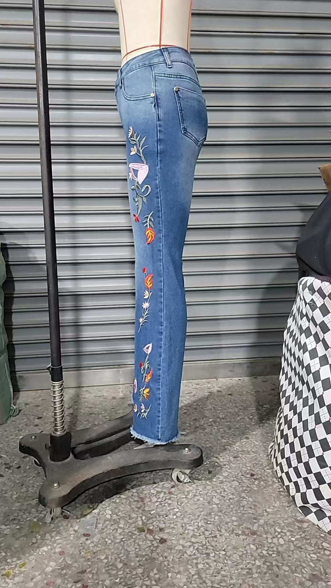Women's Embroidered Wide-Leg Flare Jeans | Sapphire Blue | S–2XL