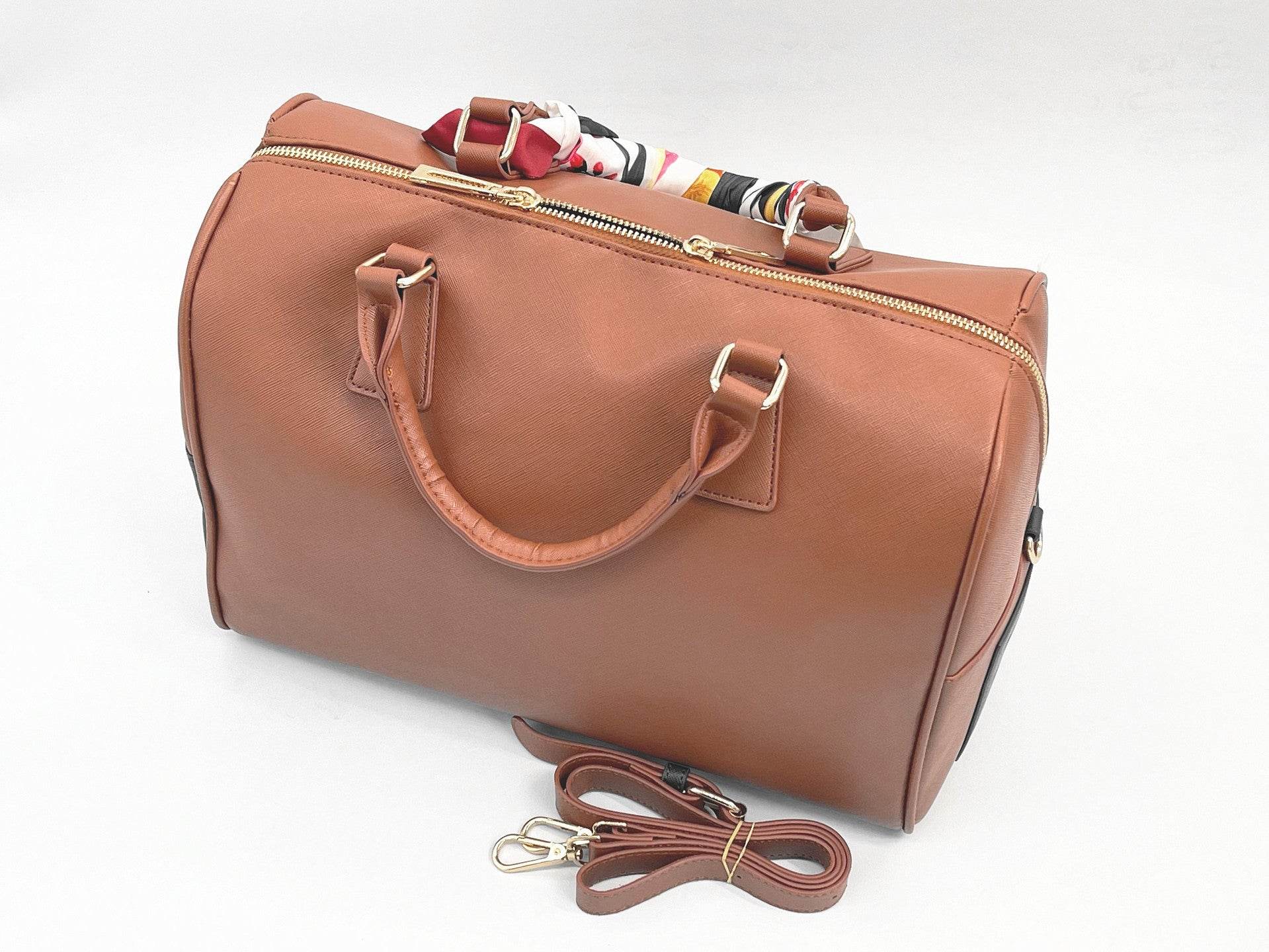 Design A Large-capacity Backpack With One Shoulder Slung Diagonally - Millivan supplies 