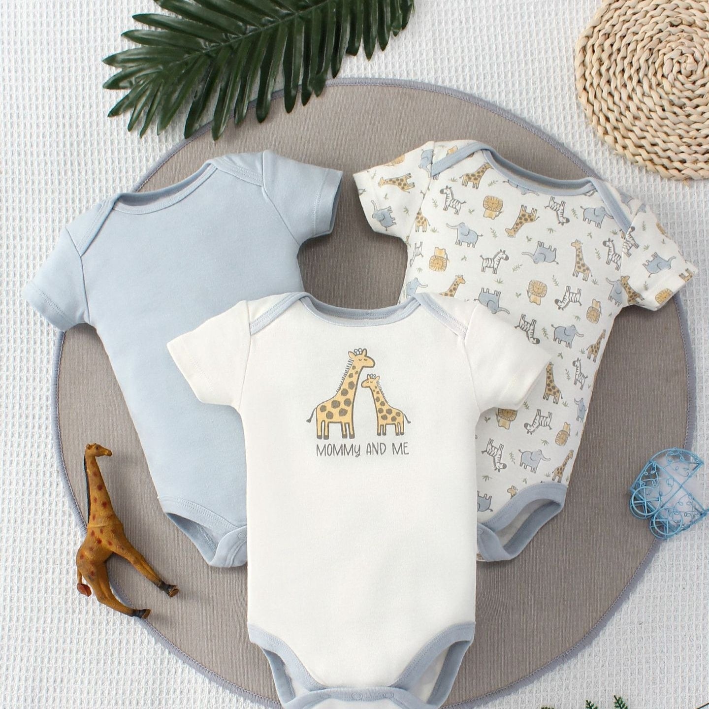 Baby Jumpsuit Fashion Three-Piece Set - Blue Giraffe Design